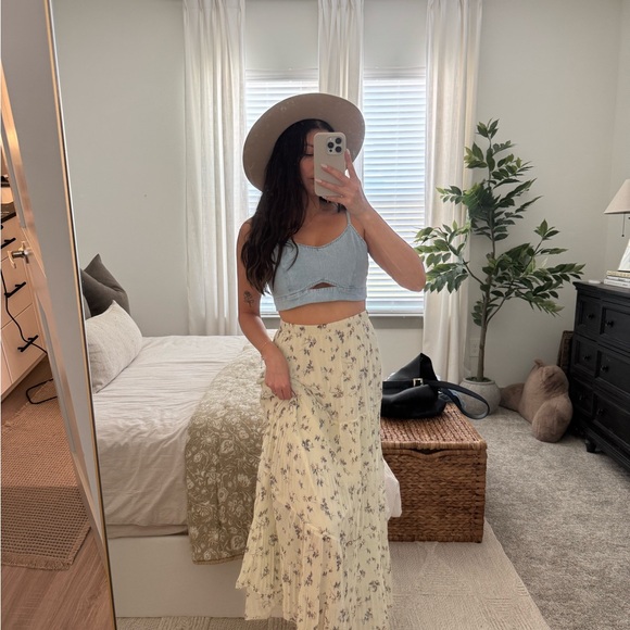 Sold - Picture 1 of 4